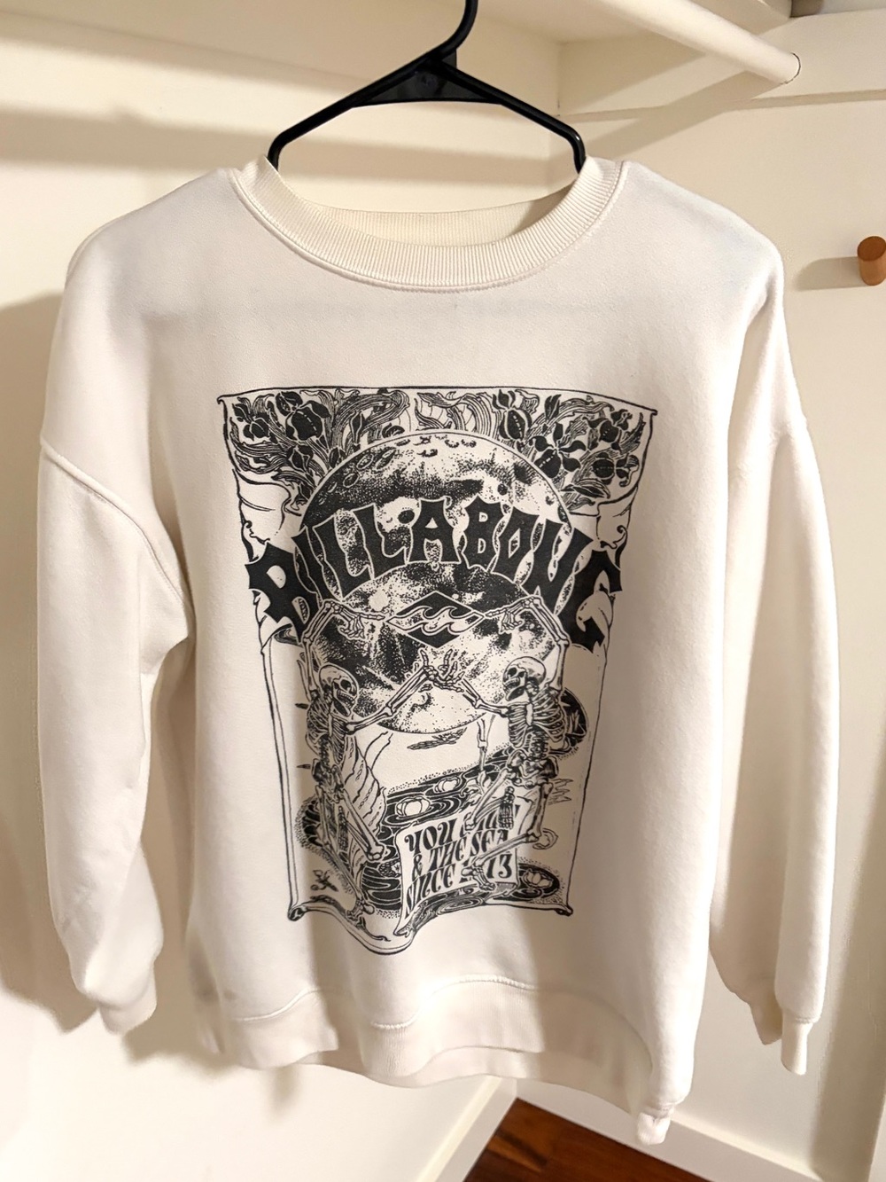 Billabong | Women’s | Skeleton “You and the Sea” Crewneck Sweatshirt | Large